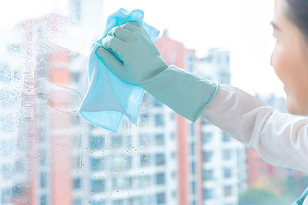 北京舒特通州保潔:北方冬天擦玻璃不結(jié)冰、沒水痕,就按這法子來 舒特通州會(huì)所日常保潔