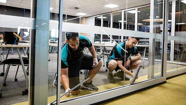 舒特通州保潔:學校開荒保潔的專業(yè)守護者與作業(yè)注意事項